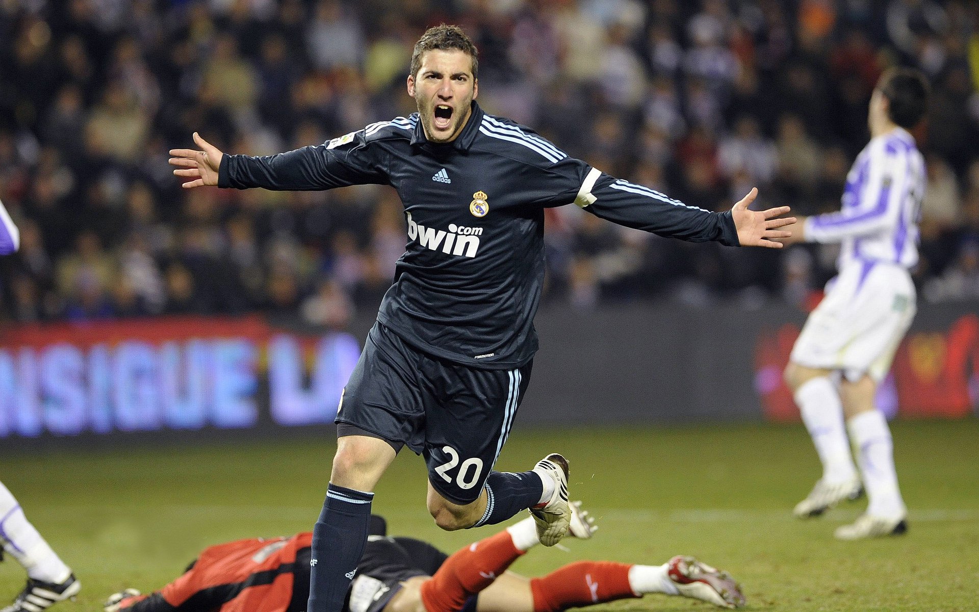 英超：曼城在补时绝杀利物浦，局势再度变得扑朔迷离，英超曼城对利物浦赛前分析